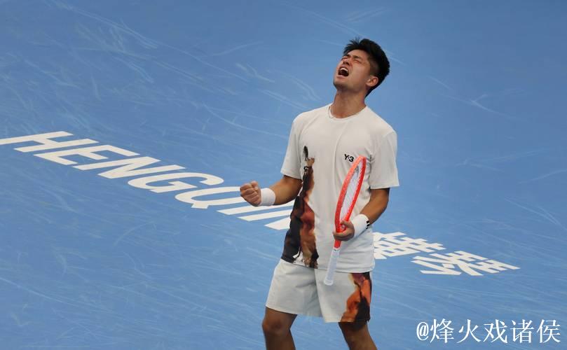 吴易昺2-1击败商竣程 首次闯入全运会网球男单决赛并夺冠